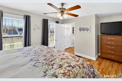 20 Colonial Heights Road, East Haven, CT 06473 - Photo 18