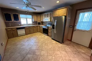 1385 Highland Ave, Waterbury, CT 06708 - Photo 4