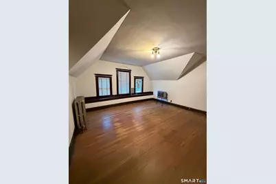 35 Burton Street, Hartford, CT 06112 - Photo 20