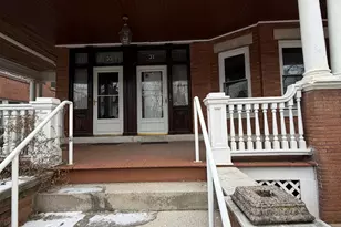 35 Burton St, Hartford, CT 06112 - Photo 4