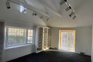 33 Wood Pond Rd, West Hartford, CT 06107 - Photo 2