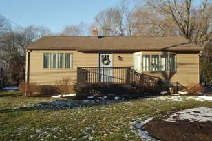 16 Overlook Ave, Groton, CT 06355 - Photo 1