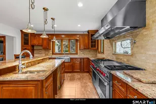 190 E Rocks Rd, Norwalk, CT 06851 - Photo 12