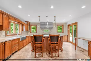 190 E Rocks Rd, Norwalk, CT 06851 - Photo 14