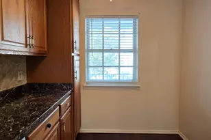 50 Greenhouse Rd, Bridgeport, CT 06606 - Photo 8