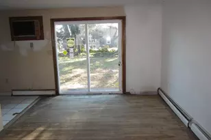 37 Graham Rd, East Hartford, CT 06118 - Photo 6