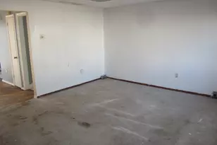 37 Graham Rd, East Hartford, CT 06118 - Photo 14