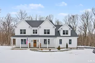 27 Greenwich Pl, Colchester, CT 06415 - Photo 1