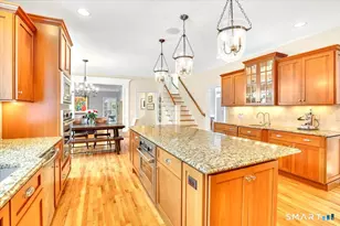 26 Berkshire Xing, Avon, CT 06001 - Photo 8