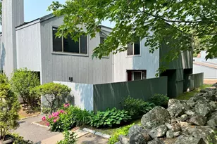 2 Juneberry Ln, Ridgefield, CT 06877 - Photo 2