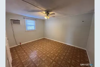 34 Seaver Circle, Bridgeport, CT 06606 - Photo 10