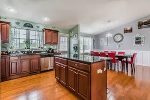 4 Wintergreen Ln, Naugatuck, CT 06770 - Photo 2