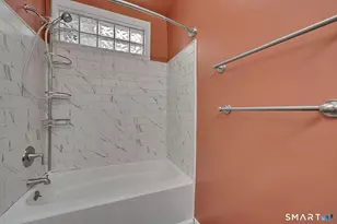 71 Country Club Rd, Stamford, CT 06903 - Photo 16