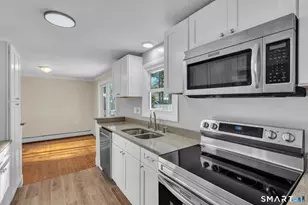 9 Carney Rd, Enfield, CT 06082 - Photo 4