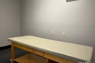 1948 Chapel St, New Haven, CT 06515 - Photo 18