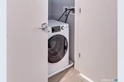 [Address not provided], New Haven, CT 06511 - Photo 16