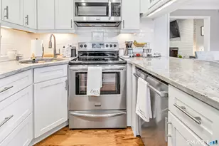 100 10 Coat Ln, Shelton, CT 06484 - Photo 12