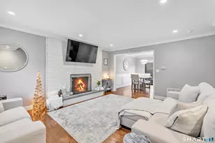 100 10 Coat Ln, Shelton, CT 06484 - Photo 2