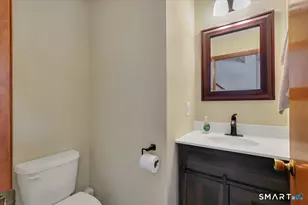 594 E Center St, Manchester, CT 06040 - Photo 10