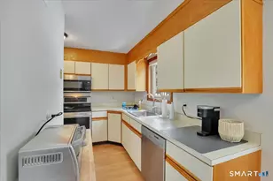 594 E Center St, Manchester, CT 06040 - Photo 6