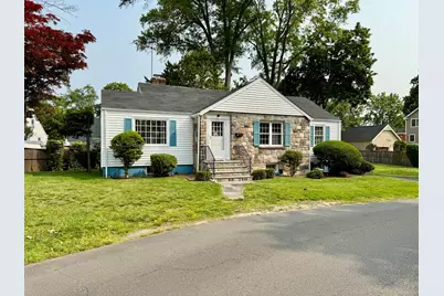 14 Hedge Drive, Norwalk, CT 06851 - Photo 2