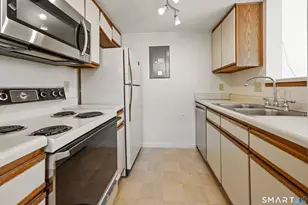 118 Carriage Crossing Ln, Middletown, CT 06457 - Photo 10