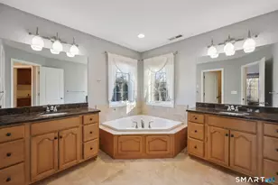 83 Robin St, Bristol, CT 06010 - Photo 20