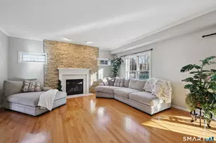 83 Robin St, Bristol, CT 06010 - Photo 8