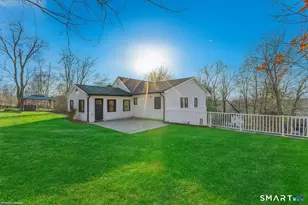 8 Fulton Dr, New Fairfield, CT 06812 - Photo 2