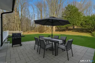 8 Fulton Dr, New Fairfield, CT 06812 - Photo 4