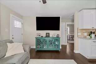 27 Strathmore Rd, West Haven, CT 06516 - Photo 10