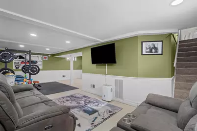 27 Strathmore Road, West Haven, CT 06516 - Photo 20