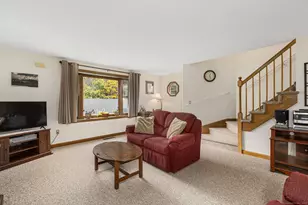 69 Perry St, Putnam, CT 06260 - Photo 2