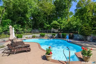 8 Woodridge Ln, New Fairfield, CT 06812 - Photo 2