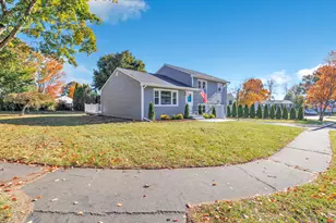 15 Smith Dr, Hamden, CT 06517 - Photo 2