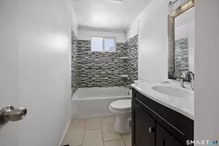 122 Algonquin Dr, Wallingford, CT 06492 - Photo 12