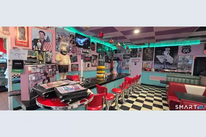 472 Huntington Turnpike, Bridgeport, CT 06610 - Photo 10