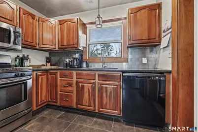 154 Leffingwell Avenue, Waterbury, CT 06710 - Photo 14