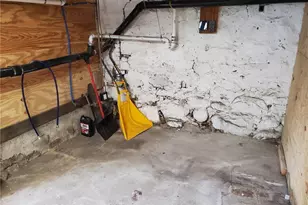 39 Division St, Danbury, CT 06810 - Photo 16