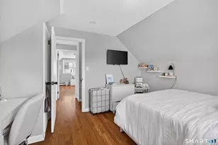 563 Lakeside Dr, Bridgeport, CT 06606 - Photo 20