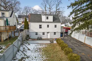 563 Lakeside Dr, Bridgeport, CT 06606 - Photo 26