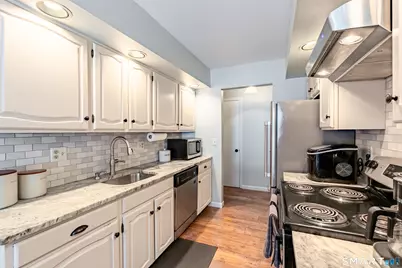 1 Essex Court #1, Brookfield, CT 06804 - Photo 4