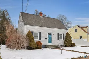124 Lincoln St, Hamden, CT 06518 - Photo 2