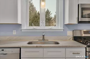 124 Lincoln St, Hamden, CT 06518 - Photo 12