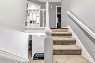 64 Darley Dr, Hamden, CT 06518 - Photo 4