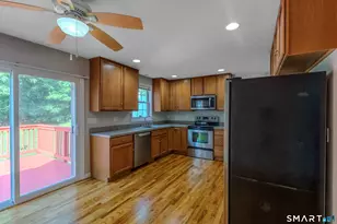 29 Prospect St, Putnam, CT 06260 - Photo 8