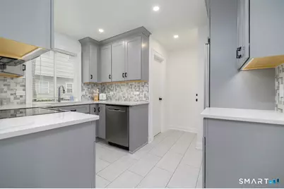 69 Maple Tree Avenue #APT 2, Stamford, CT 06906 - Photo 10