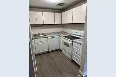 32 Burgundy Hill Lane #32, Middletown, CT 06457 - Photo 6