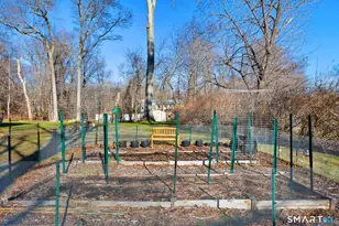 33 Purdy Rd E, Norwalk, CT 06850 - Photo 32