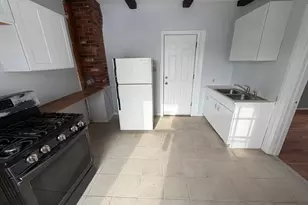 571 Baldwin St, Waterbury, CT 06706 - Photo 2